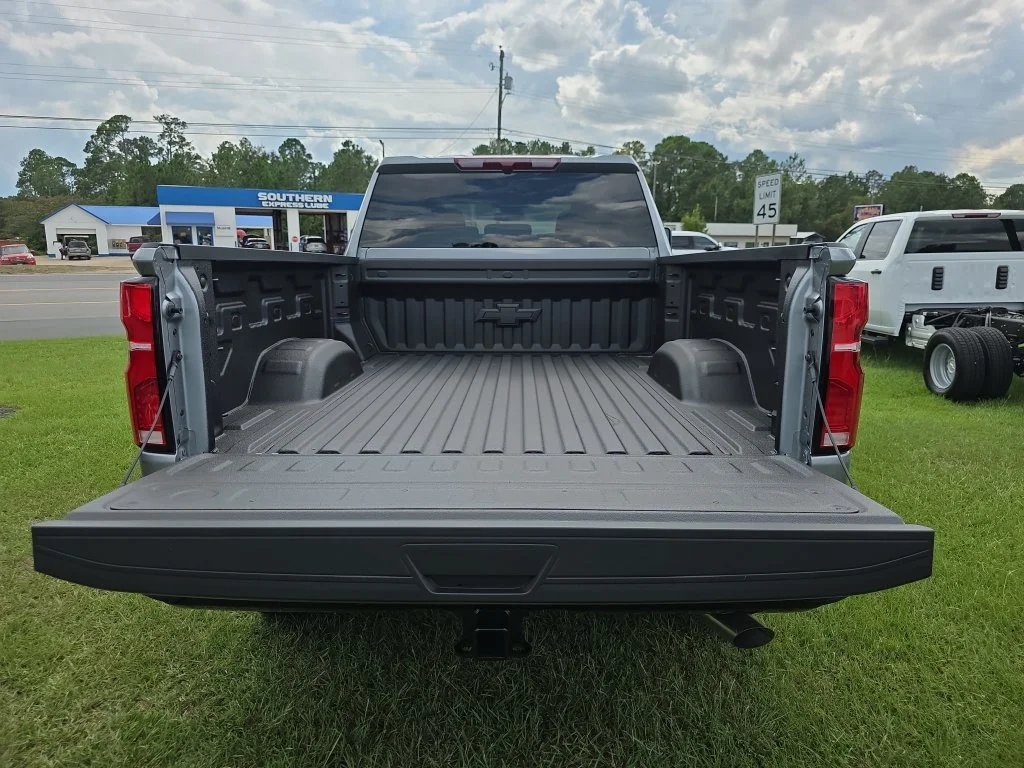 New 2026 Sterling Gray Metallic Chevrolet LT image 32