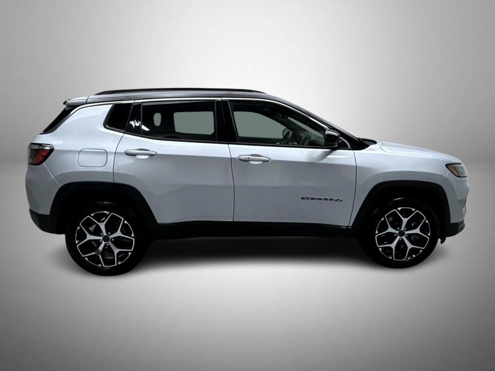 Used 2025 Silver Jeep Limited image 4