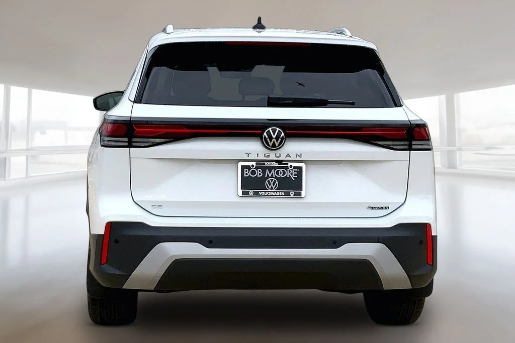 New 2026 Pure White Volkswagen 2.0T SE image 4