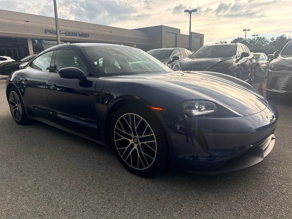 Used 2024  Porsche Base image 1