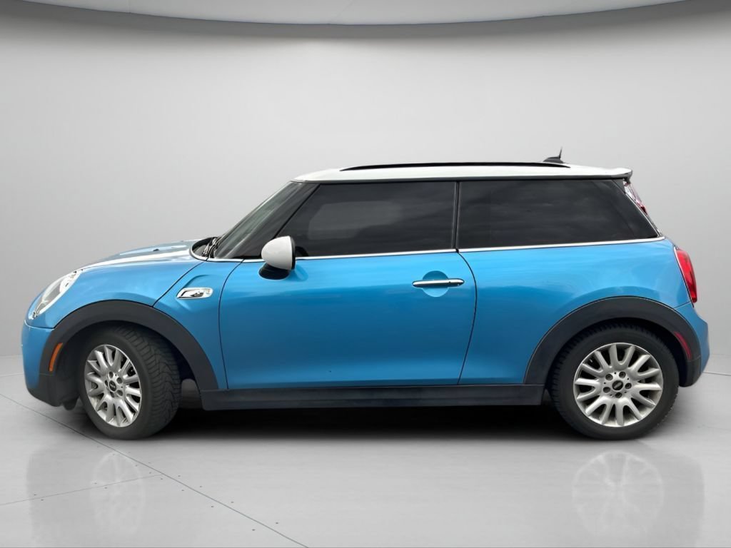 Used 2016 Electric Blue Metallic MINI Base image 11