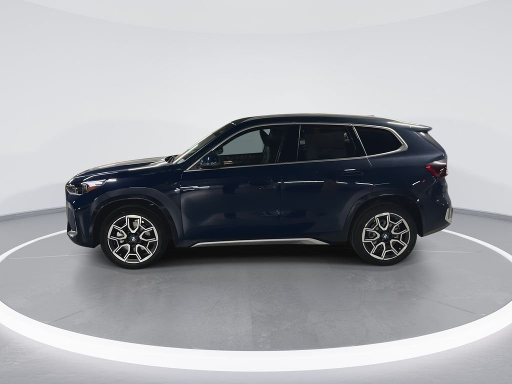 Used 2026 Blue BMW xDrive28i image 5