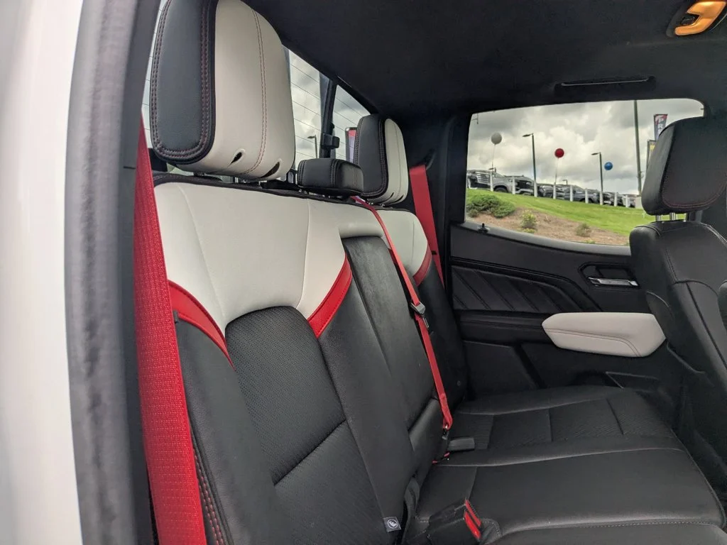 Used 2023 Summit White GMC 4WD AT4X image 27