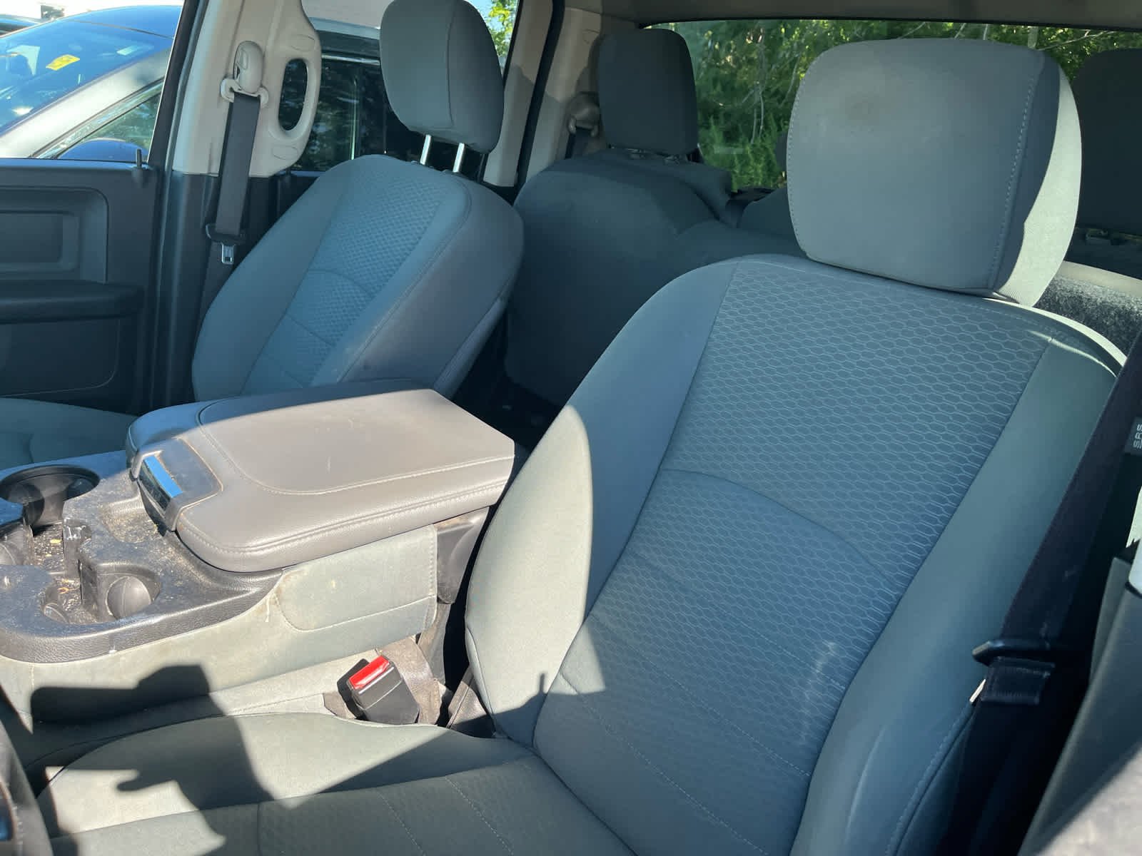 Used 2017 Blue Streak Pearlcoat Ram Express image 3