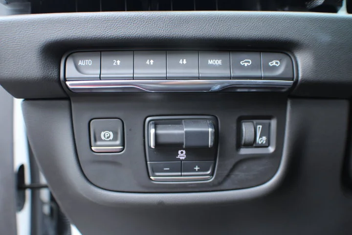Used 2025 Crystal White Tricoat Cadillac Premium Luxury image 7