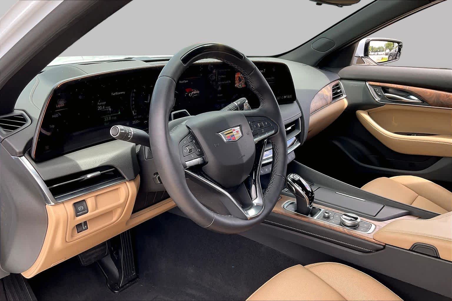 Used 2026 Vibrant White Tricoat Cadillac Premium Luxury image 16