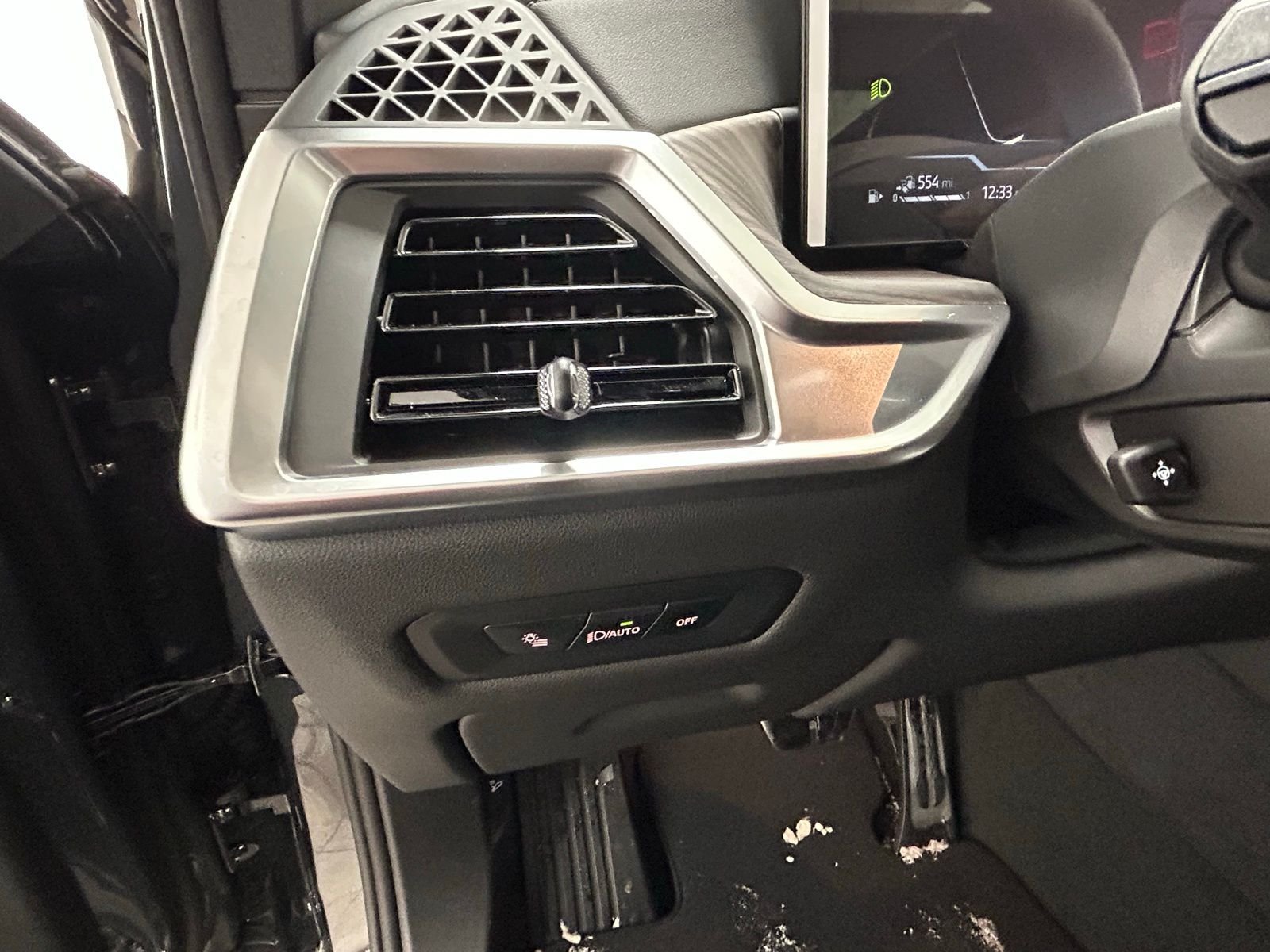 New 2026 Dravit Gray Metallic BMW xDrive50e image 27