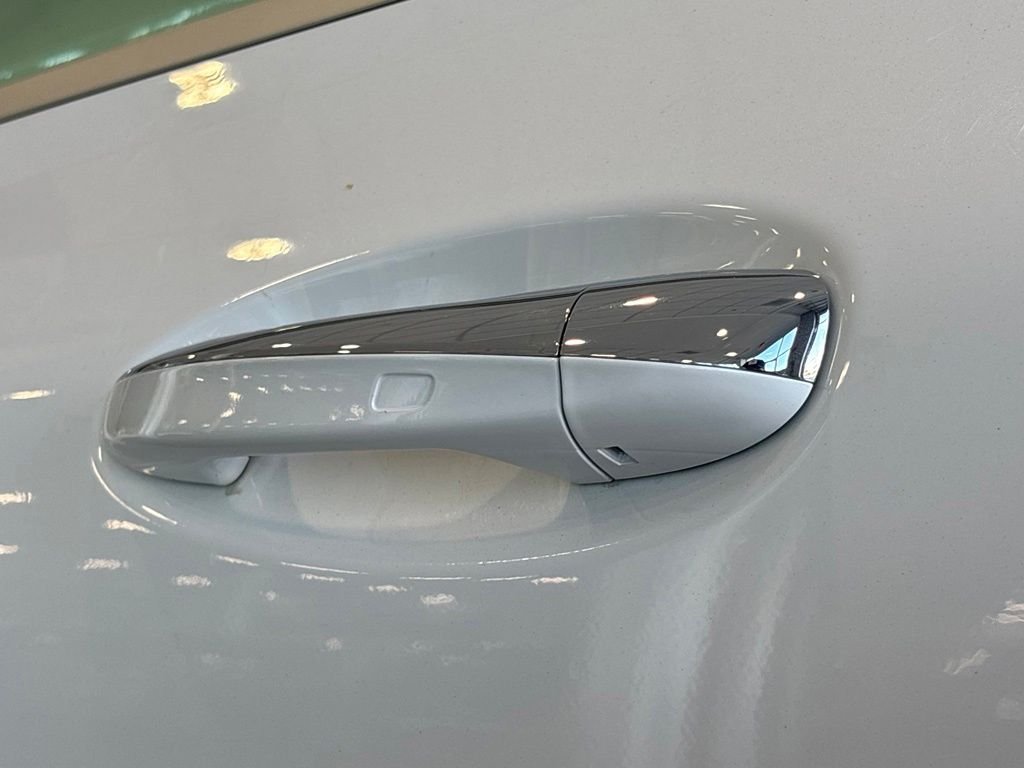 Used 2022 White Mercedes-Benz E 450 image 31