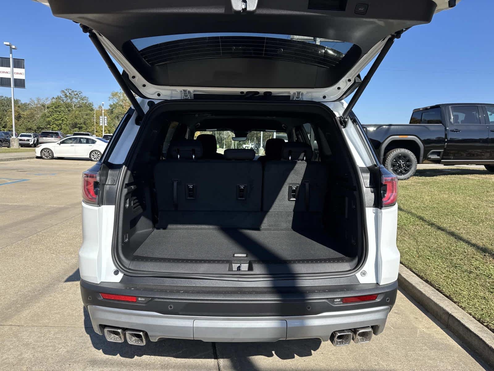 2026 GMC Acadia Elevation - Photo 7