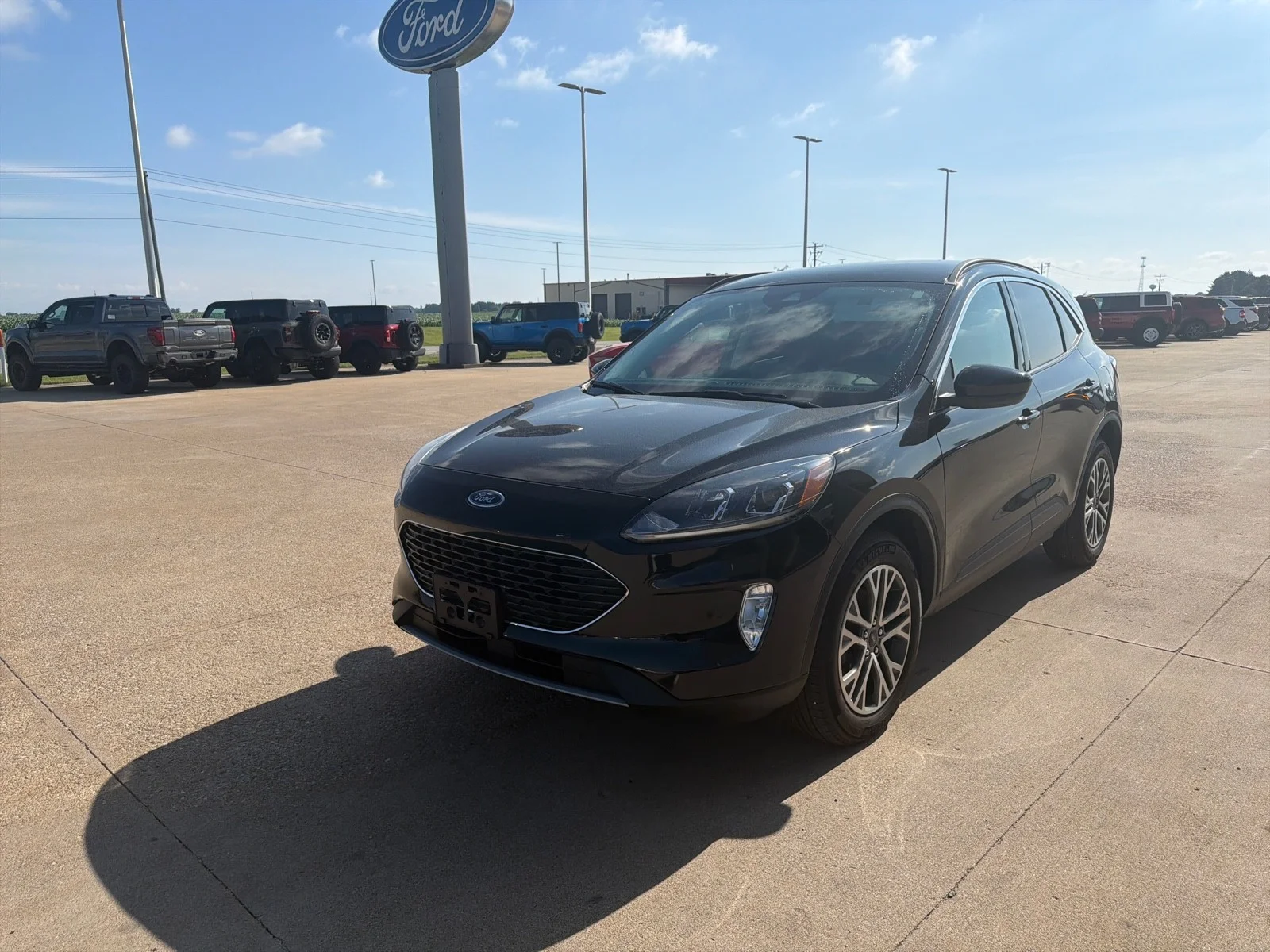 Used 2022 Agate Black Metallic Ford SEL image 3