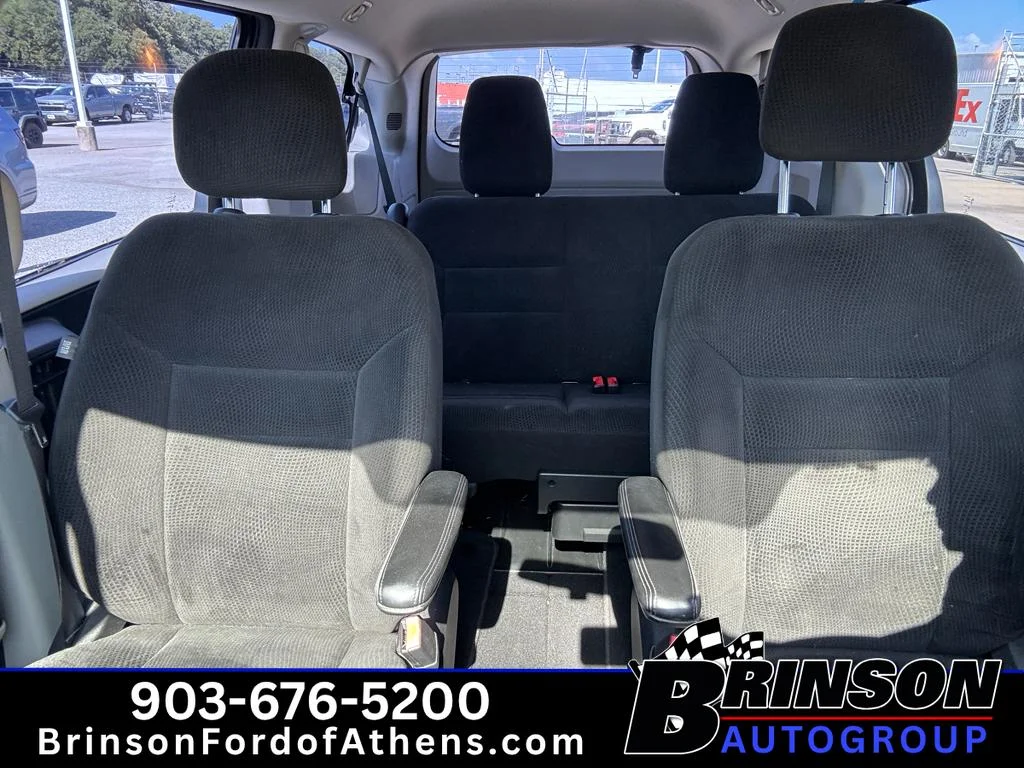 Used 2016 Granite Crystal Metallic Clearcoat Dodge American Value Pkg image 24