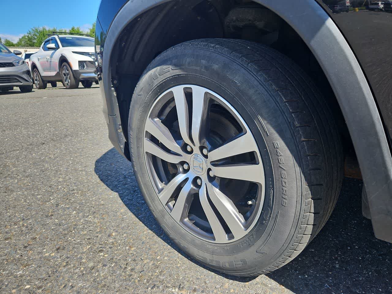 Used 2016 Black Honda EX-L image 11