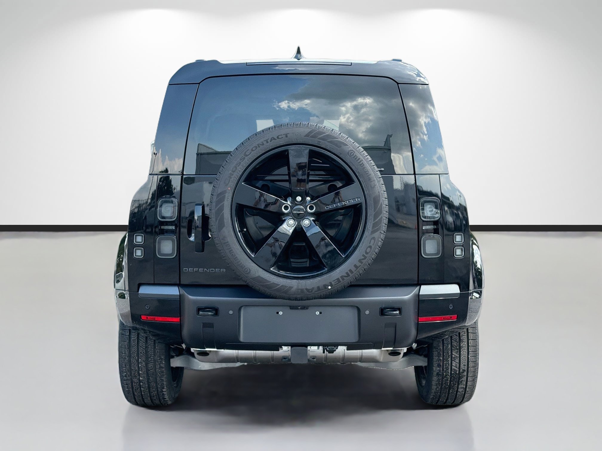 New 2026 Santorini Black LAND ROVER X-Dynamic SE image 4