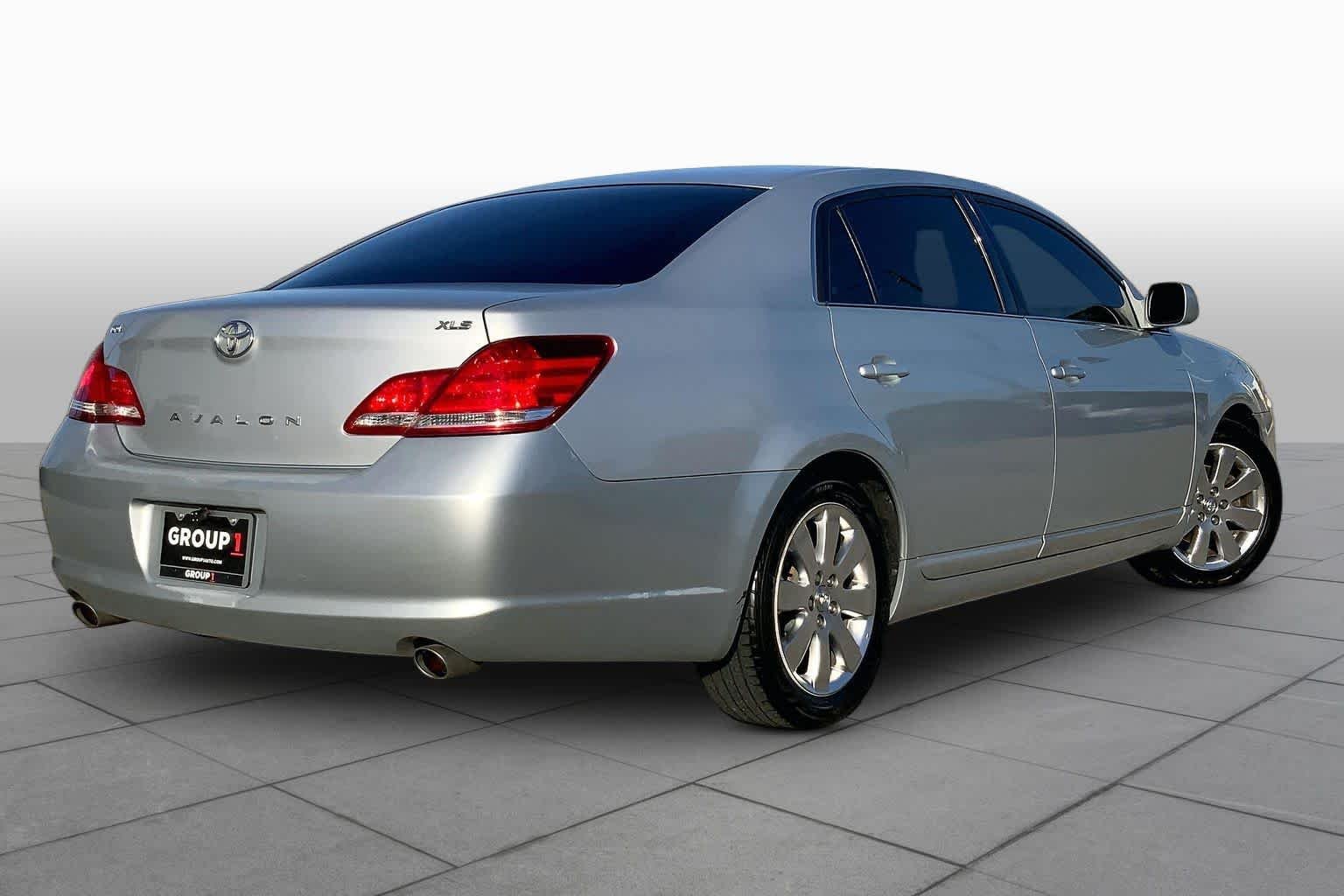 Used 2006 Titanium Metallic Toyota XLS image 9