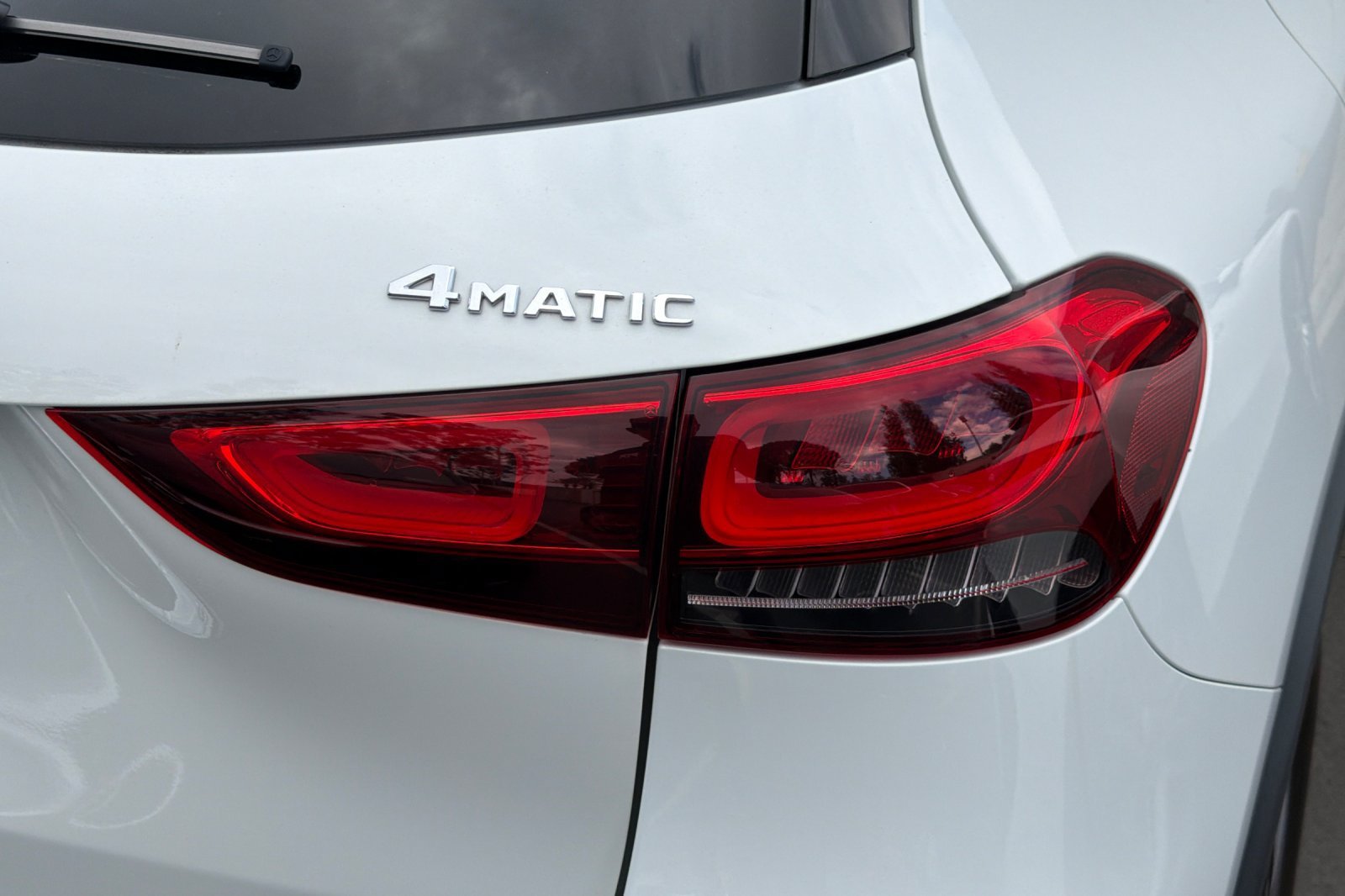 Used 2022 White Mercedes-Benz GLA 250 image 13
