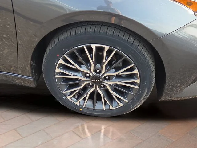 Used 2024 Gray Kia GT-Line image 21