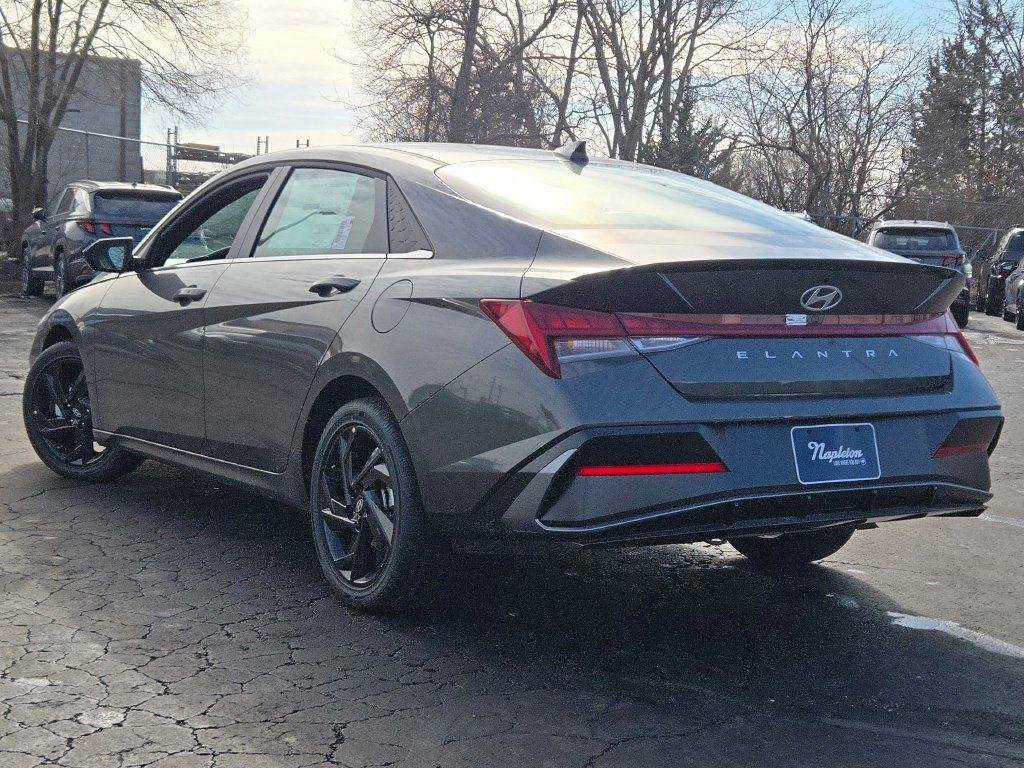 New 2026 Gray Hyundai SEL Sport Premium image 16