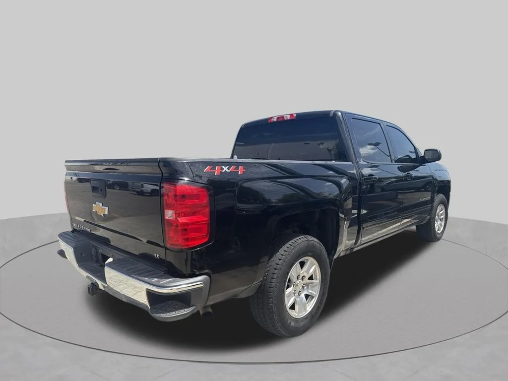 Used 2018 Black Chevrolet LT image 4