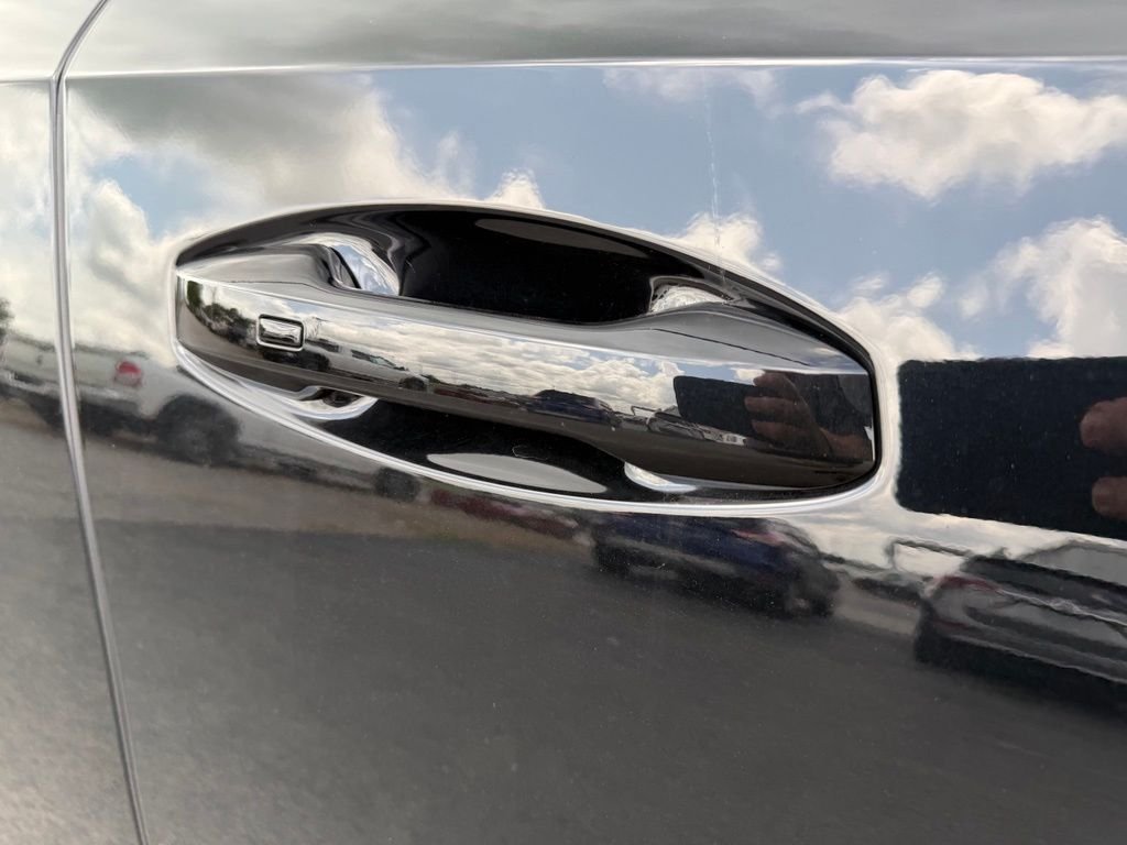 Used 2025 Black Nissan Platinum Reserve image 4
