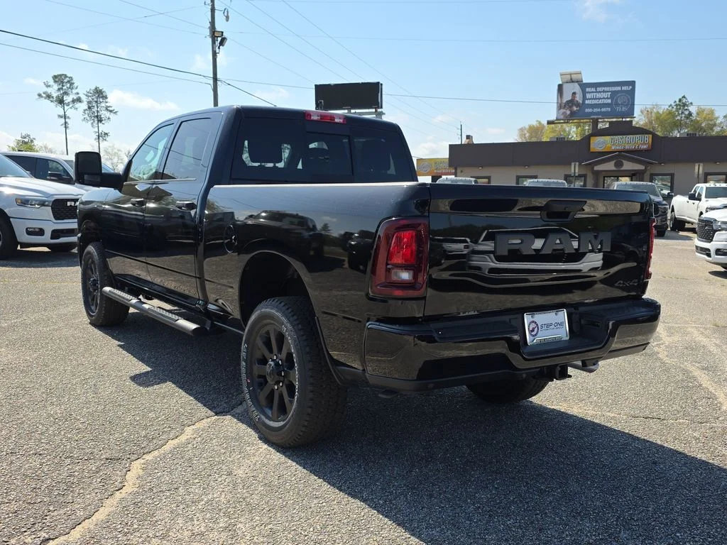 New 2026 Diamond Black Crystal Pearl-Coat Exterior Paint RAM Tradesman image 6