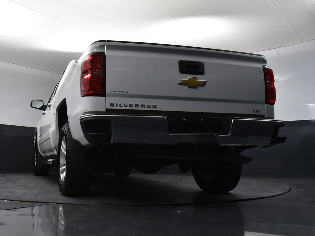 Used 2019 Summit White Chevrolet LT image 31