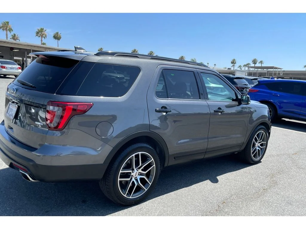 Used 2017 Magnetic Metallic Ford Sport image 5