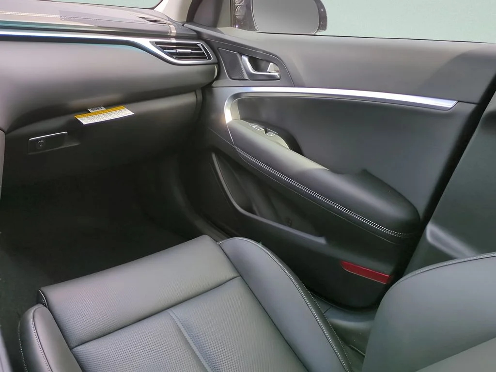 2026 GENESIS G70 Standard - Photo 13