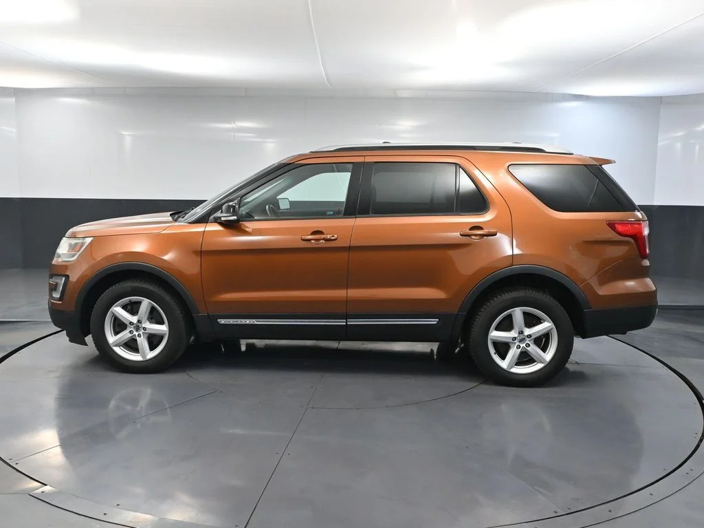 Used 2017 Red Ford XLT image 11
