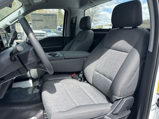 New 2026 Oxford White Ford F-250® XL image 15