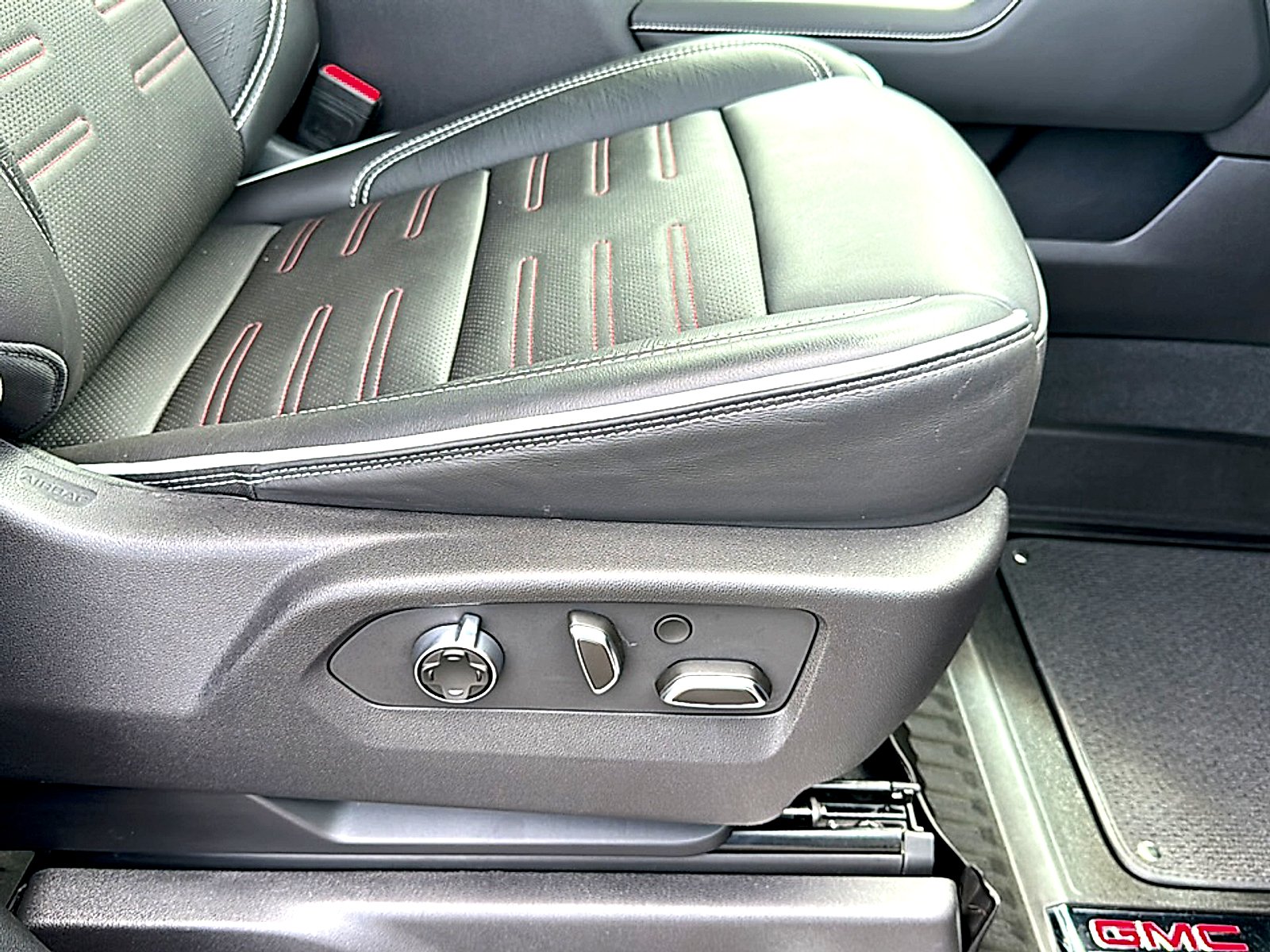 Used 2024 Onyx Black GMC AT4X image 26