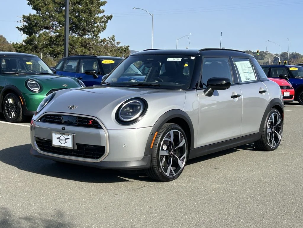 2026 MINI Hardtop Cooper S's photo