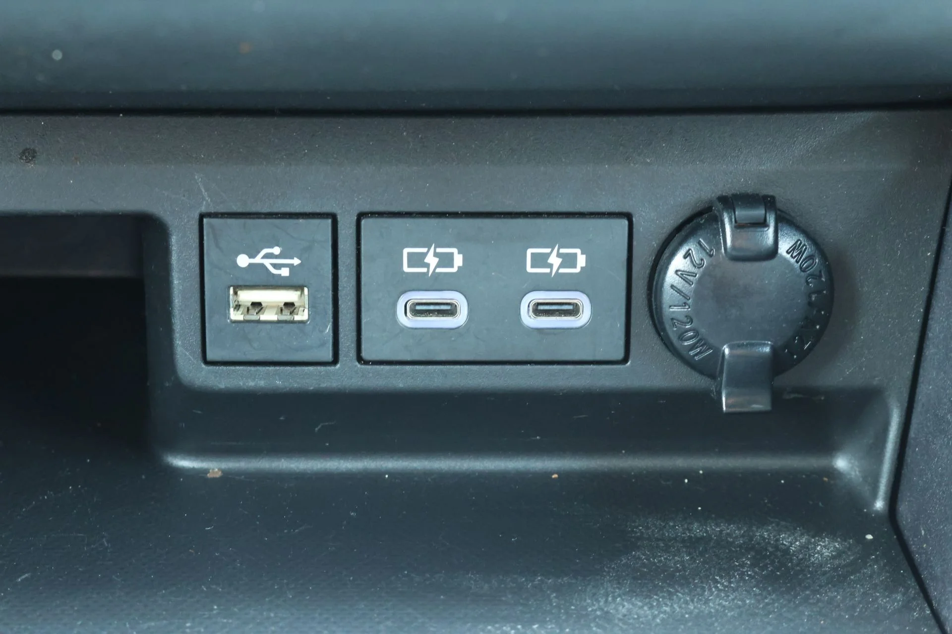 Used 2023 Beige Toyota XLE image 16