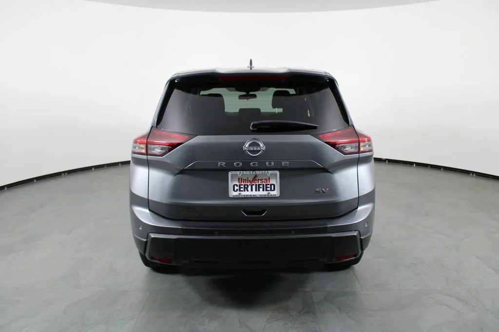 2024 Nissan Rogue SV - Photo 11