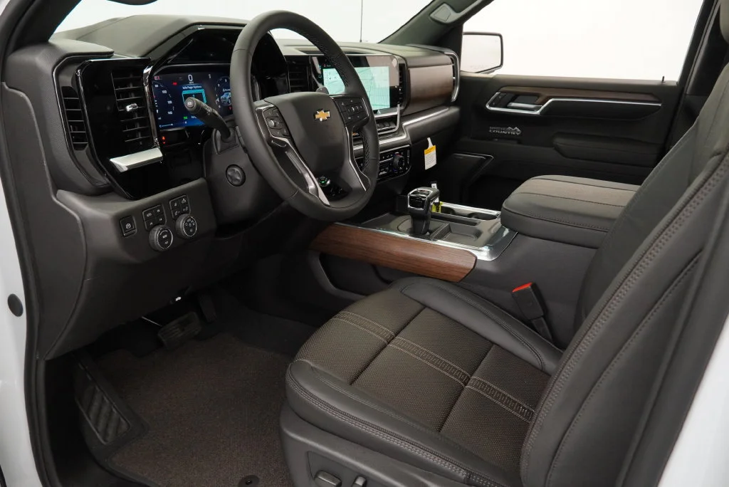 New 2026 Polar White Tricoat Chevrolet High Country image 11