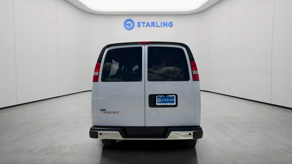 Used 2025 Summit White Chevrolet 1LT image 7