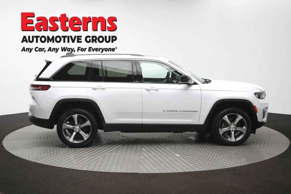 Used 2023 White Jeep 4xe image 48