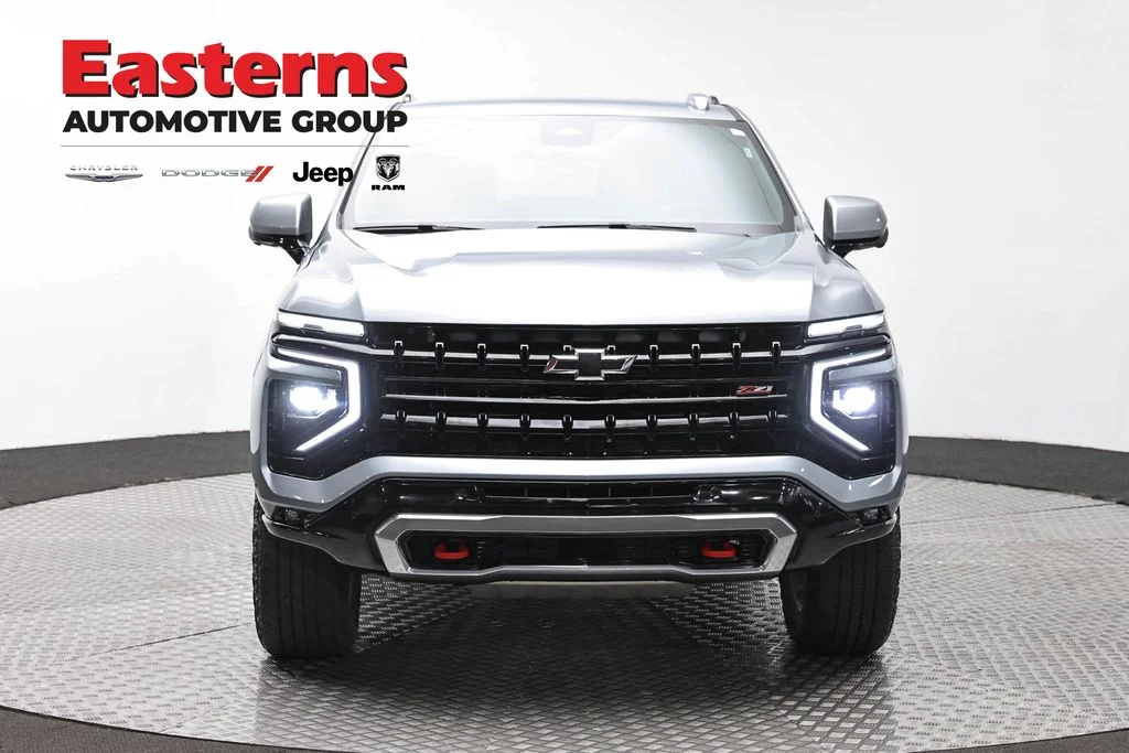 Used 2025 Gray Chevrolet Z71 image 2