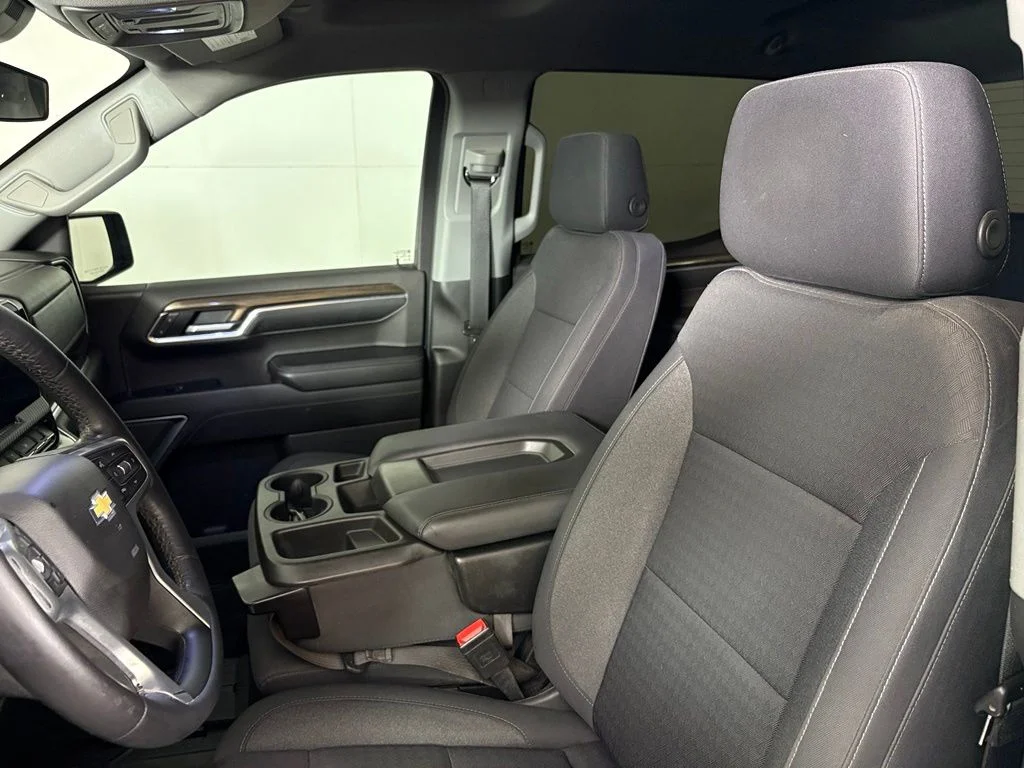 Used 2022 White Chevrolet LT image 20