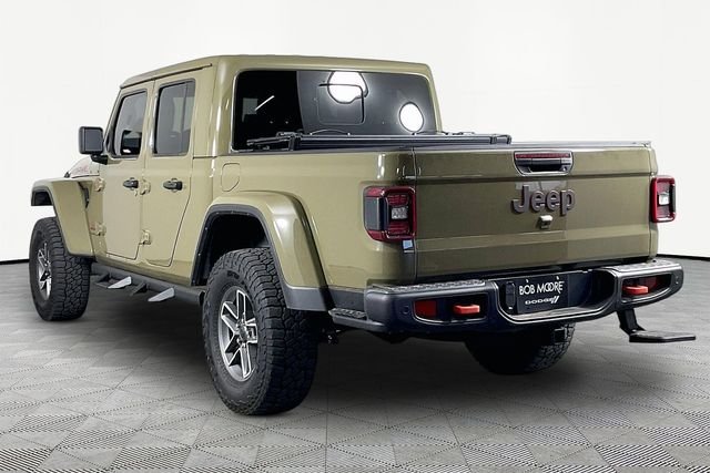 Used 2025 Green Jeep Mojave image 4