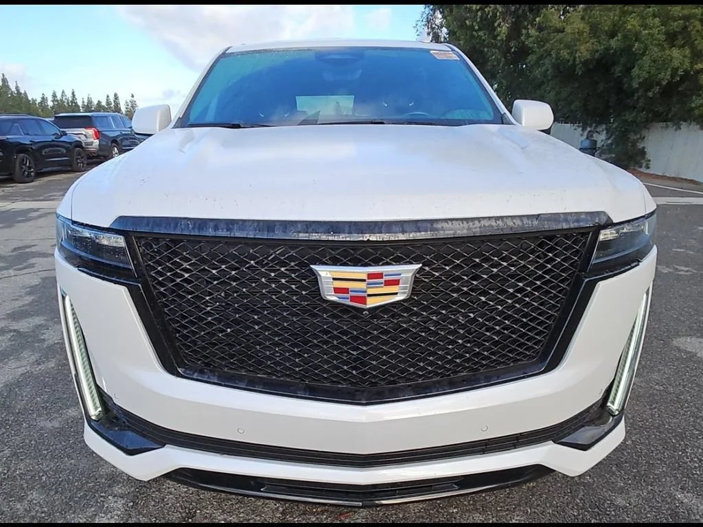 Used 2023 Crystal White Tricoat Cadillac Sport image 6