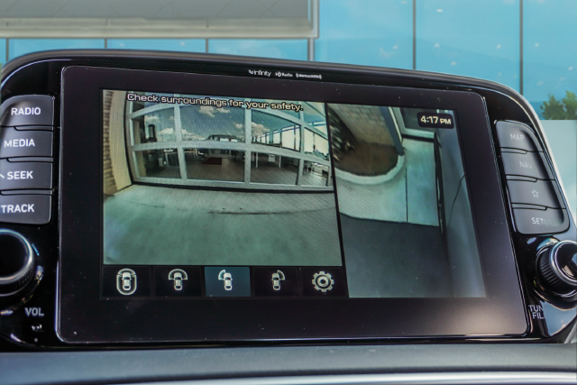 Used 2020 Silver Hyundai Ultimate image 18