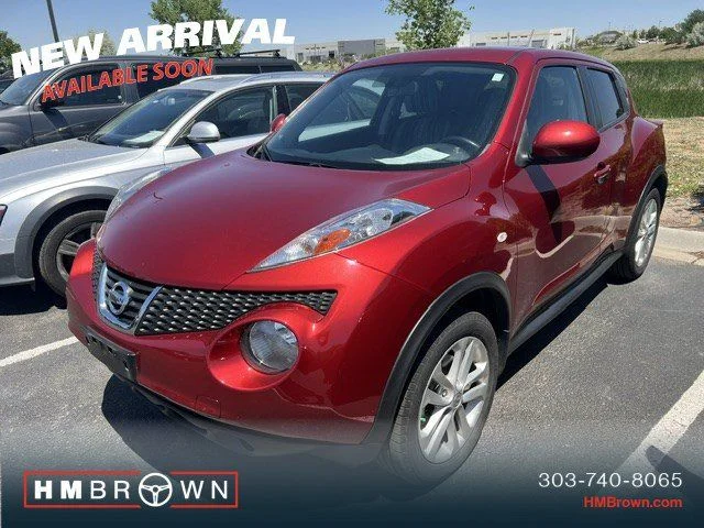 Used 2014 Cayenne Red Nissan SV image 2