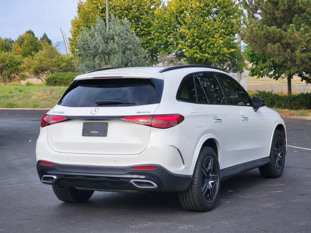 Used 2024 White Mercedes-Benz GLC 300 image 10