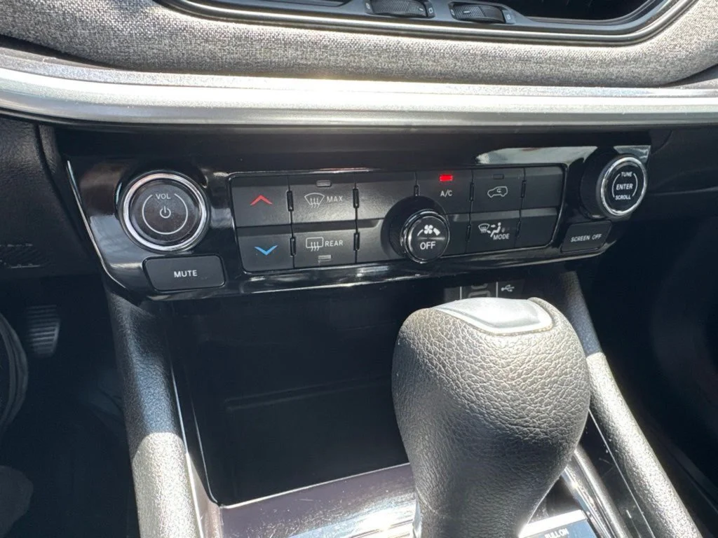 Used 2024 Baltic Gray Metallic Clearcoat Jeep Sport image 14