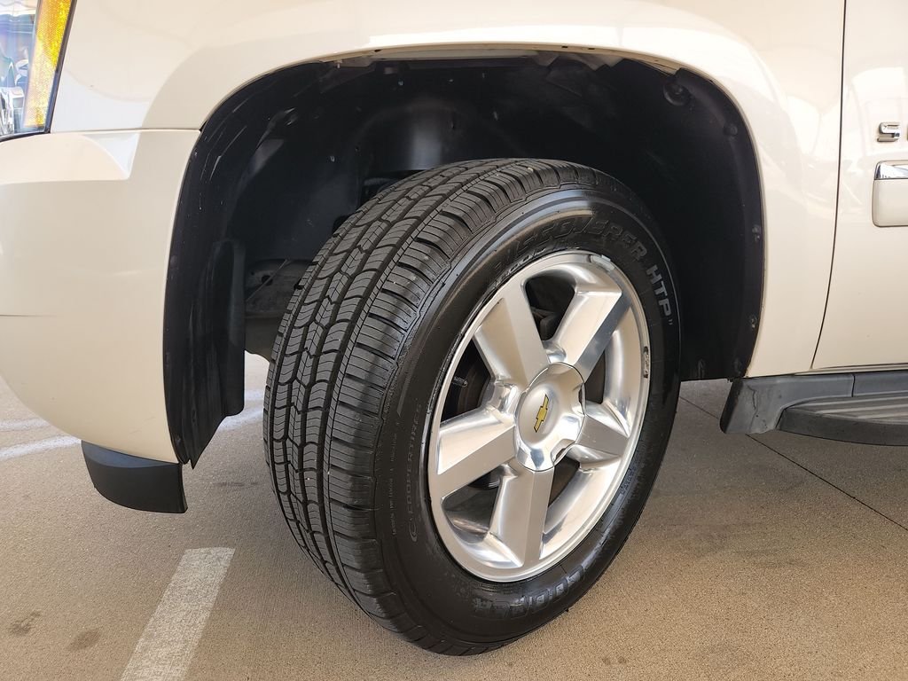 Used 2013 White Chevrolet LTZ image 35