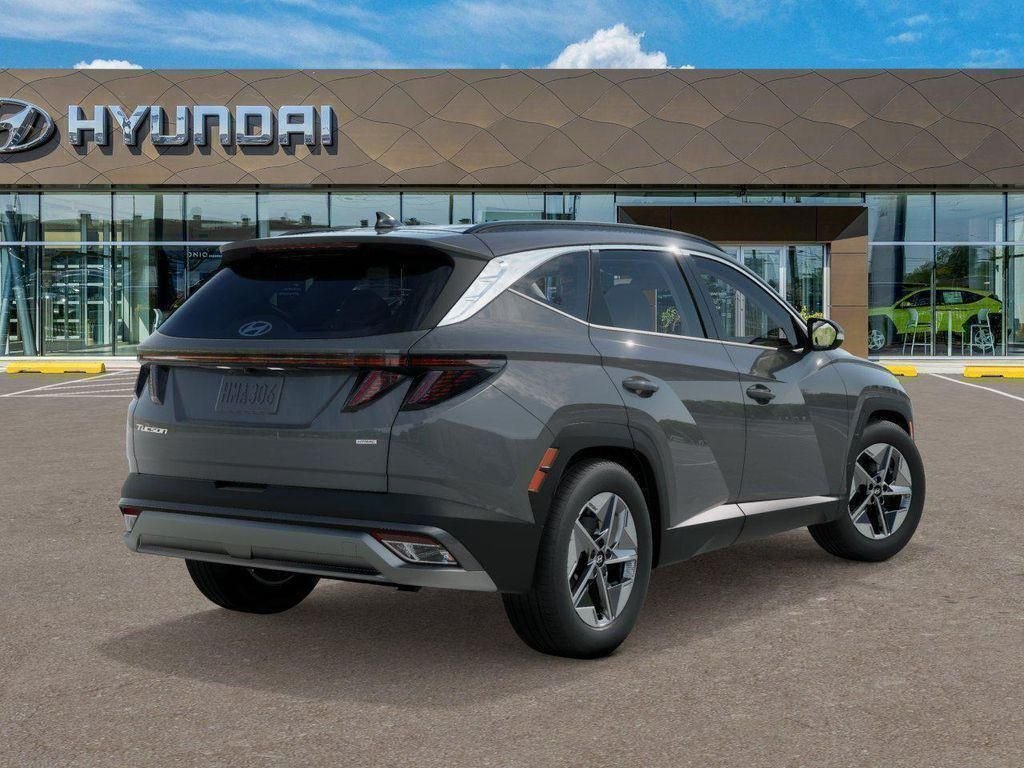 New 2026 Gray Hyundai SEL Premium image 4