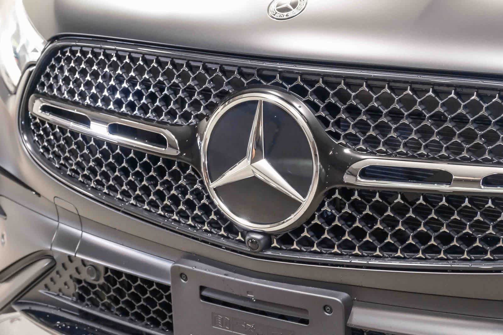 New 2026 MANUFAKTUR exclusive graphite grey magno Mercedes-Benz GLC 300 image 13