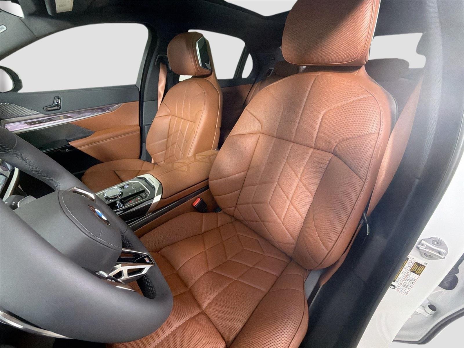 New 2026 Mineral White Metallic BMW 740i image 18