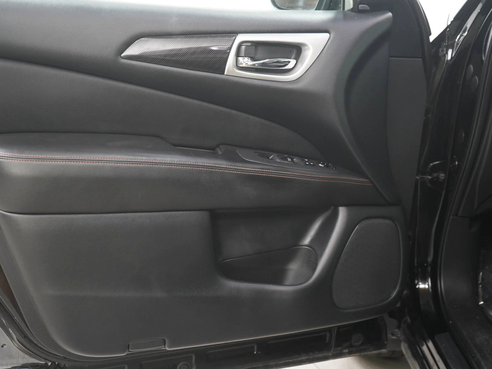 Used 2020 Magnetic Black Pearl Nissan SV image 19