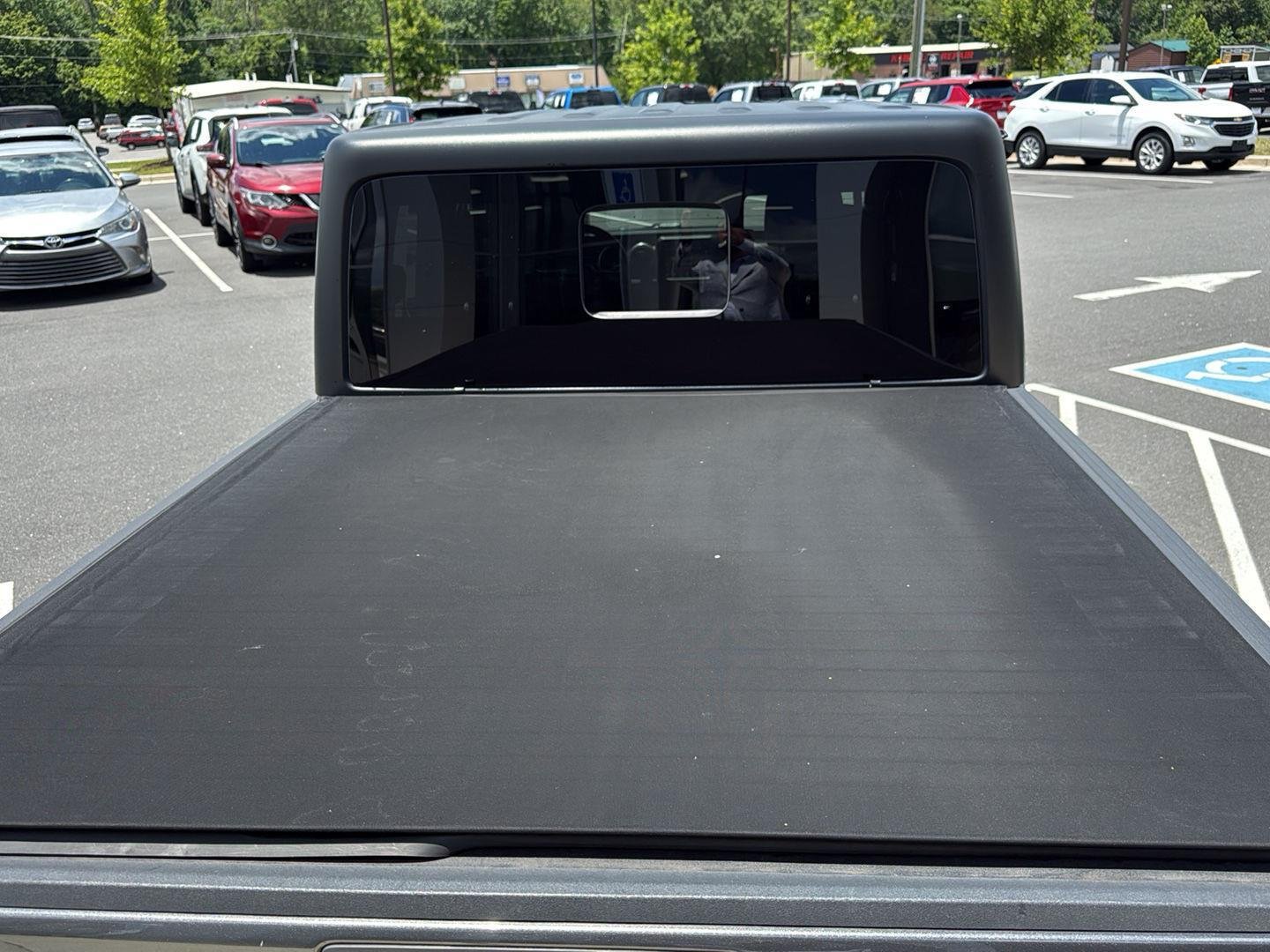 Used 2022  JEEP SPORT image 11